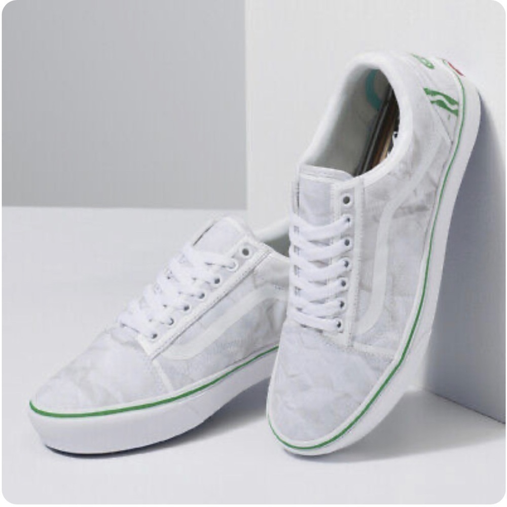 Vans x Crayola Comfycush Old Skool Sneaker Size 11 Men